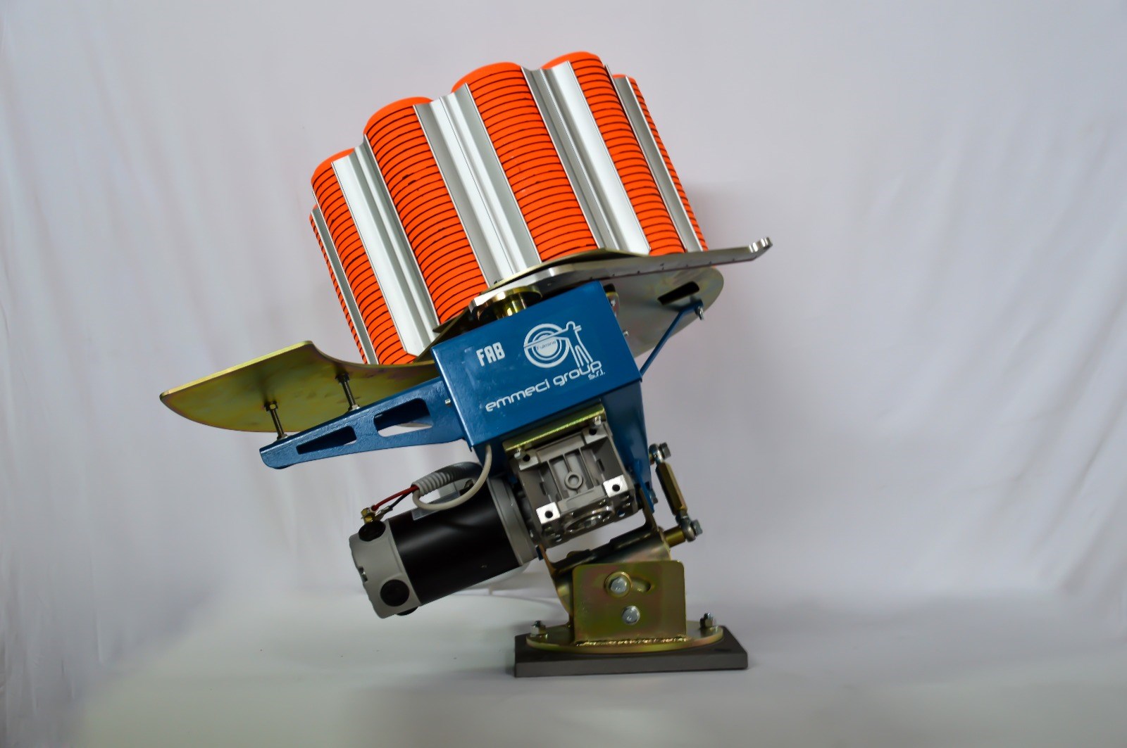 The very popular Sporting Lite 12v, with tilting and turntable base